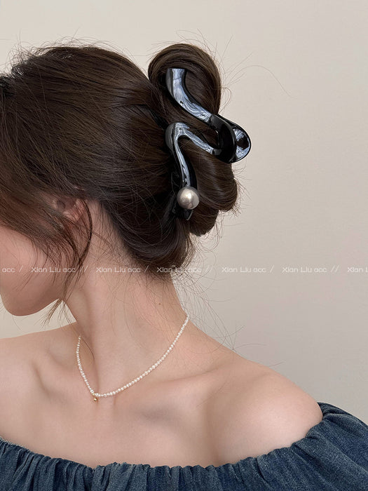 Wholesale Wave pearl large hair clip at the back of the head hair clip, new high-end temperament shark clip hair accessory