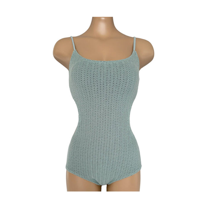 Wholesale One piece swimsuit for women, revealing waist, beautiful back, slimming effect, knitted girls' vacation swimsuit