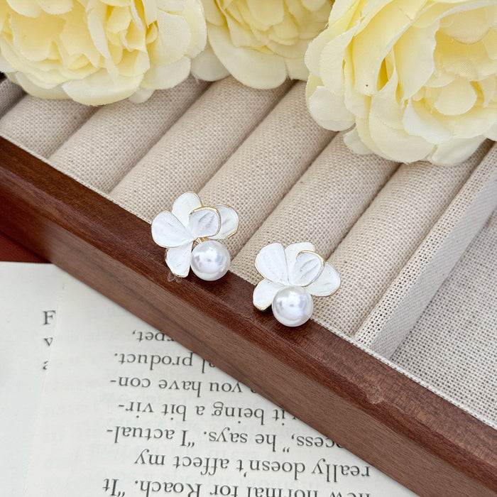 Wholesale Flower pearl earrings fashion trend accessories high-end earrings light luxury temperament earrings wholesale