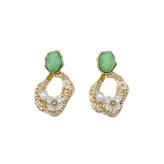 Wholesale Retro minimalist pearl earrings with a fashionable and high-end temperament, retro earrings with silver needles wholesale