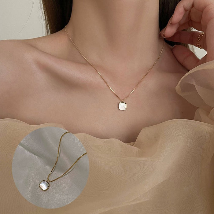 Wholesale Titanium steel non fading high-end necklace, versatile for women, niche design, light luxury temperament, collarbone chain accessories