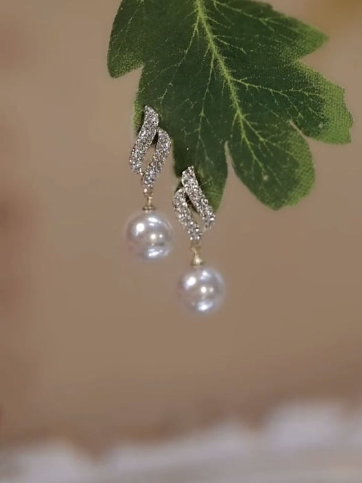 Wholesale 
Bidirectional rush to design, pearl ear clips without ear holes, new trendy earrings, internet famous versatile full diamond earrings for women