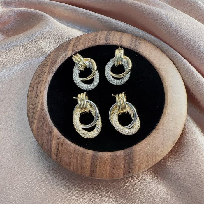 Wholesale Light luxury design, niche silver needle earrings, irregular high-end fashion earrings wholesale