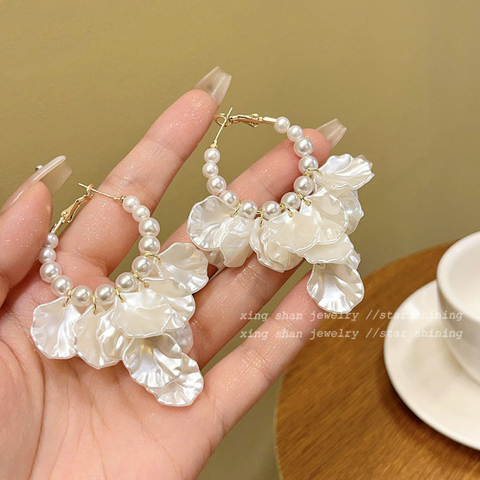 Wholesale Pearl Petal Earrings Ear Accessories