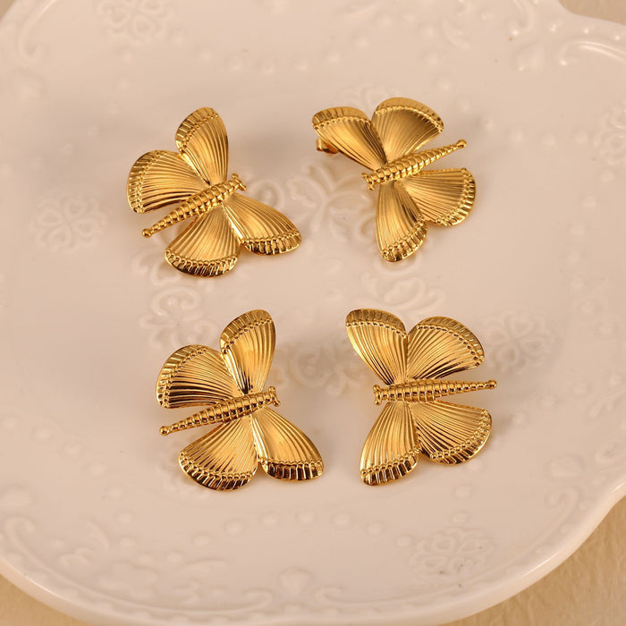 Wholesale Fashionable and personalized stainless steel dragonfly earrings, original design, simple earrings, color preservation wholesale