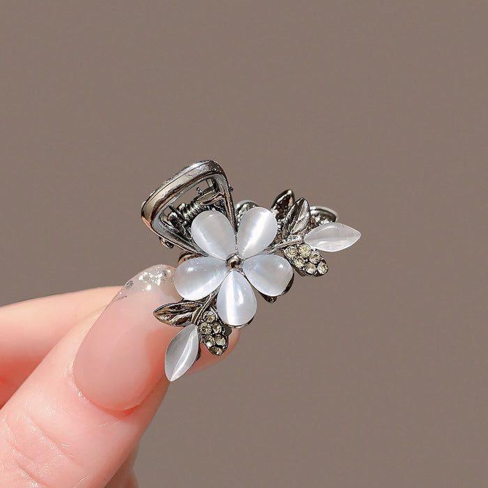 Wholesale Grab Clip Exquisite Small Flower Half-Tie Hair Grab small size Headwear