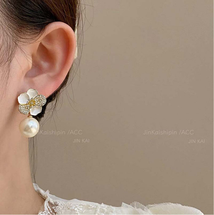 Wholesale Super fairy flower tassel earrings, light luxury, niche, versatile earrings, retro, high-end, fashionable earrings wholesale