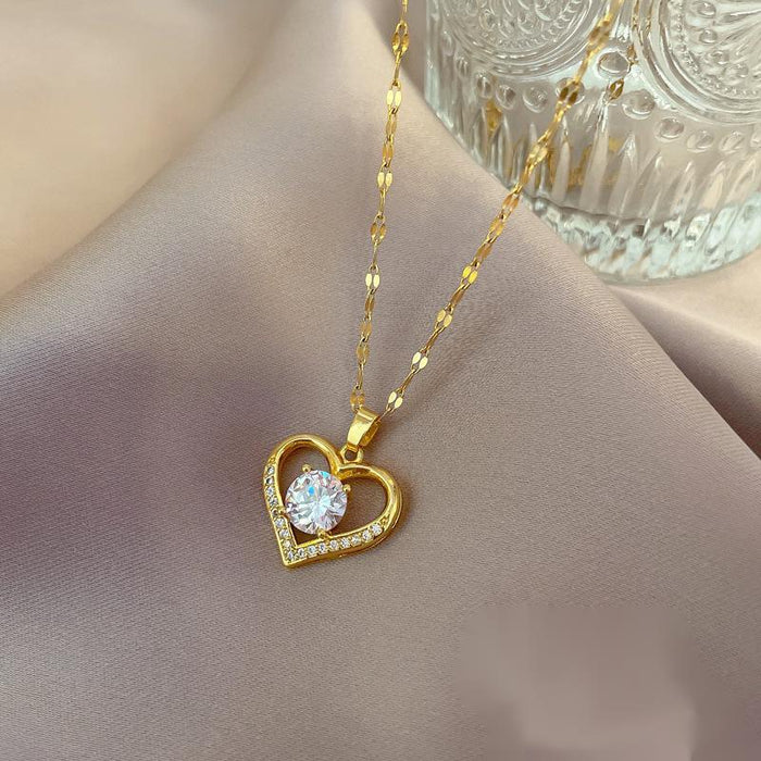 Wholesale Heart shaped luxury sparkling full diamond temperament necklace versatile collarbone chain titanium steel chain
