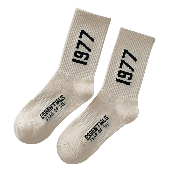 Wholesale Middle socks, number socks, letter socks, black and white college style socks