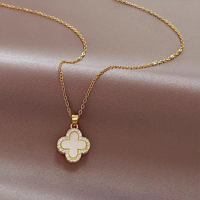Wholesale Double sided clover necklace with a luxurious and niche style, simple and fashionable, versatile necklace, collarbone chain