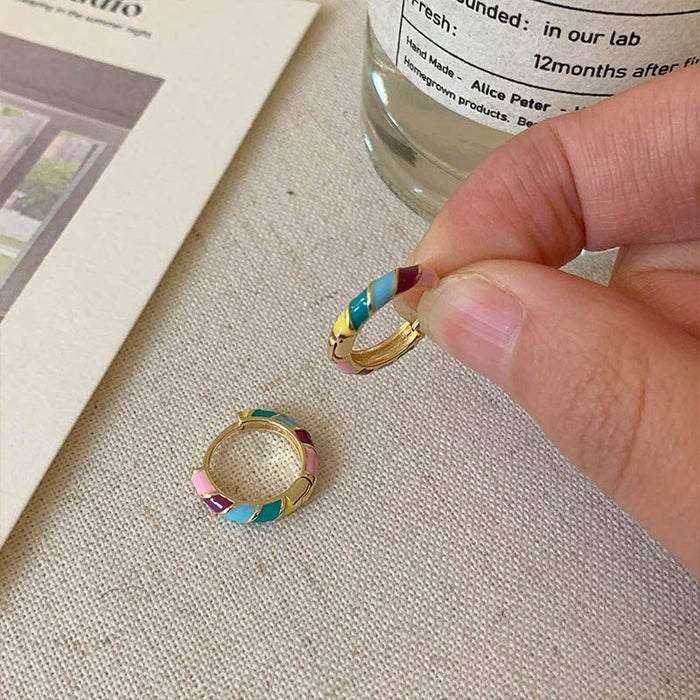 Wholesale Circle earrings for women with a sense of luxury, retro ear loops, and ear buckles