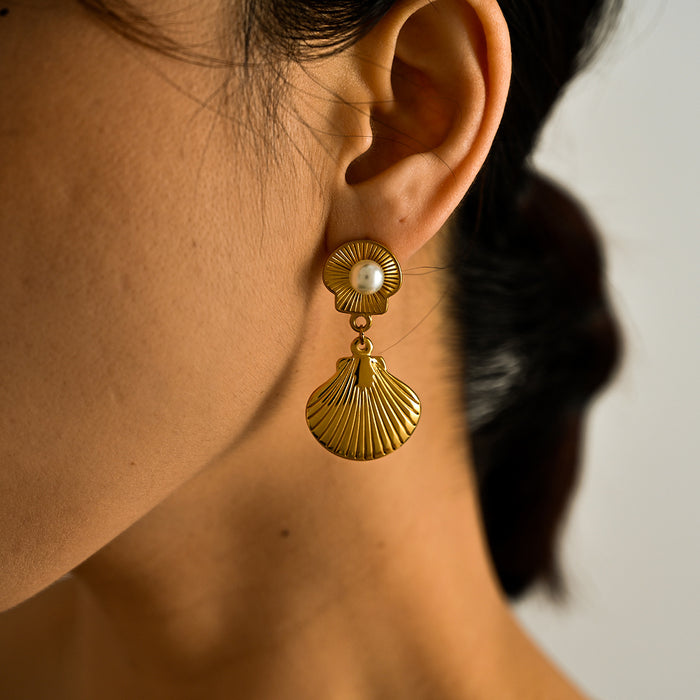 Wholesale Temperamental Conch Design Stainless Steel Pearl Earrings Color Preserving Electroplating