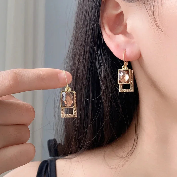 Wholesale Square earrings, light luxury retro high-end feeling, ear buckle accessories, fashionable temperament, versatile earrings accessories