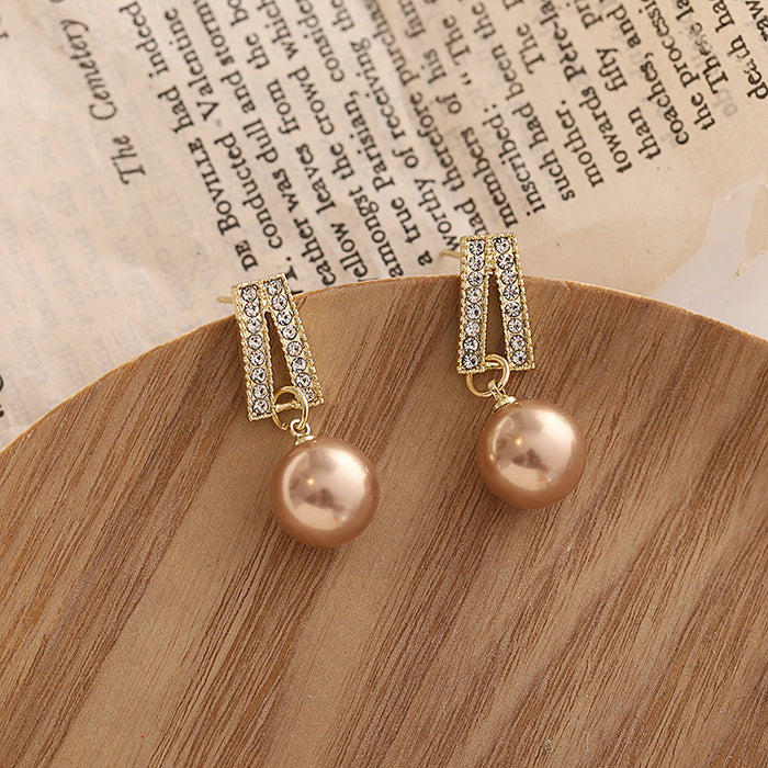 Wholesale Elegant and sophisticated silver needle double pearl studded diamond earrings