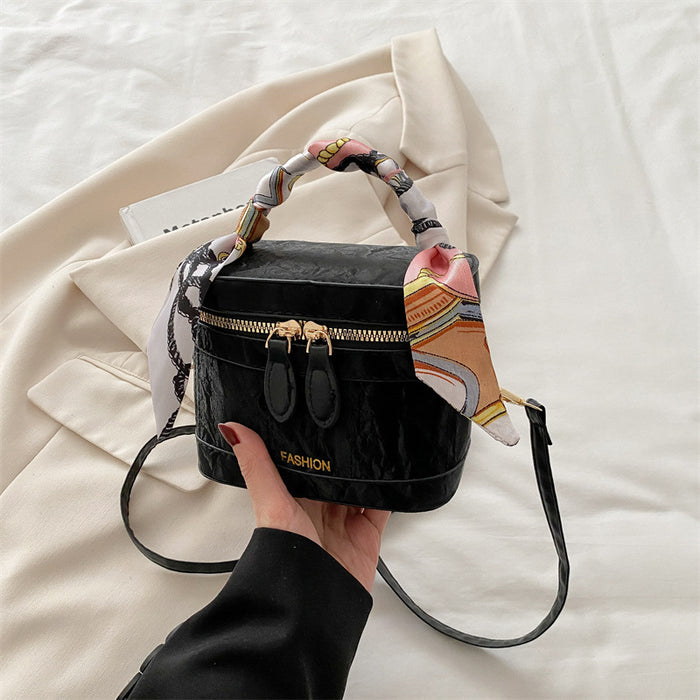 Wholesale Fashion single shoulder small square bag, niche design, crossbody bucket bag