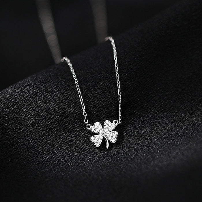 Wholesale Silver clover necklace, niche luxury new lucky leaf pendant necklace