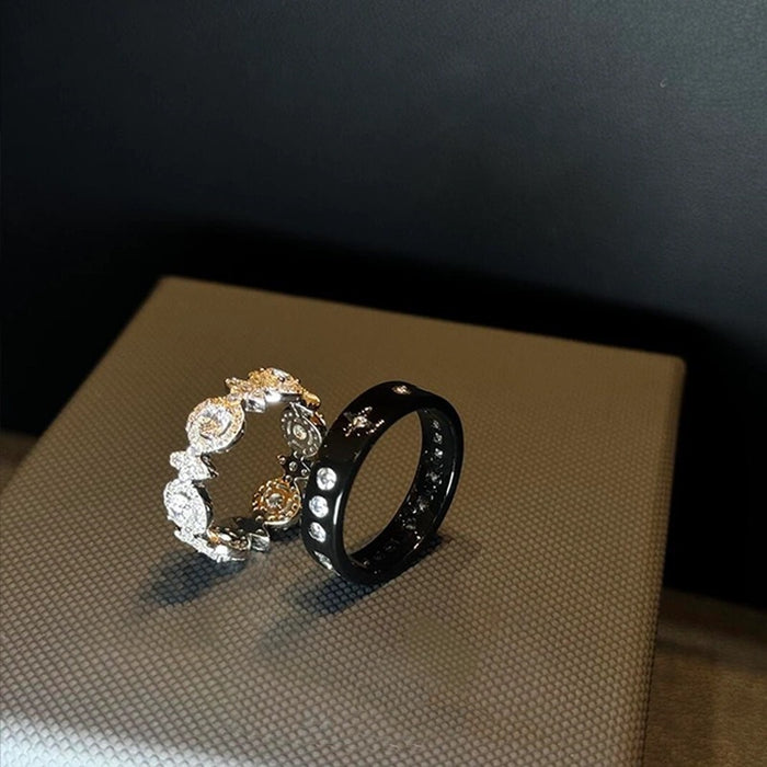Wholesale Sparkling Diamond Black and White Pair of Rings New Fashionable Niche Design Versatile Ring