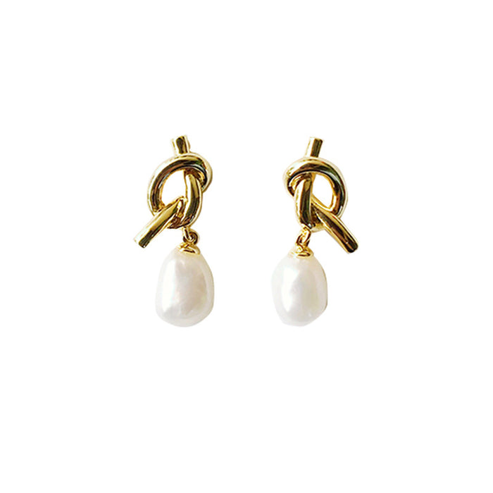 Wholesale Pure silver earrings with a luxurious design and gold-plated pearl earrings for women