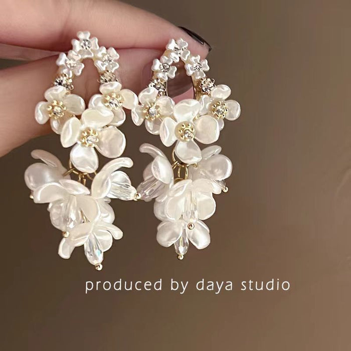 Wholesale Flower tassel earrings with retro temperament, high-end feel, niche design, earrings