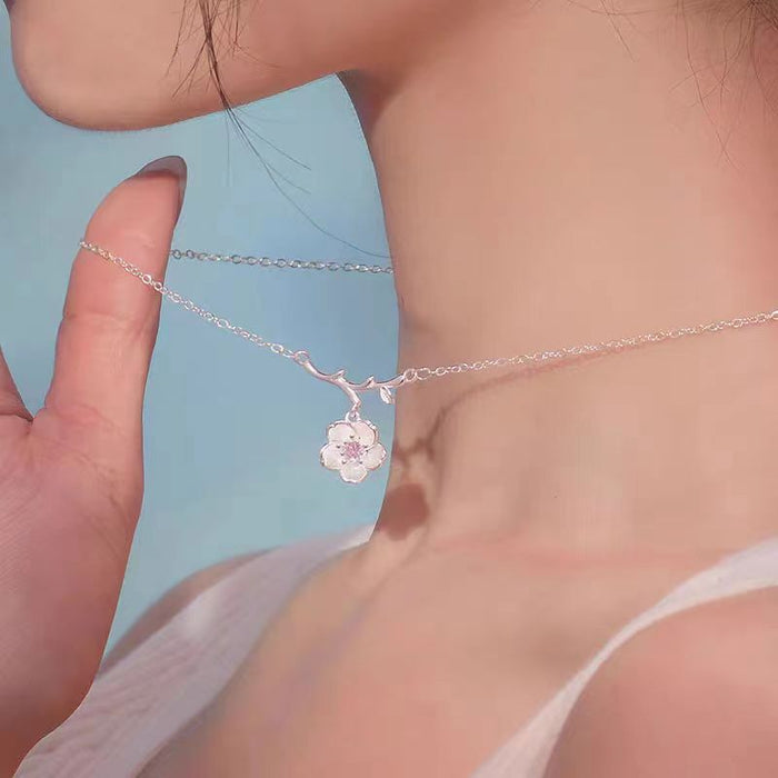 Wholesale Necklace, simple flower pendant, collarbone chain, niche high-end accessory
