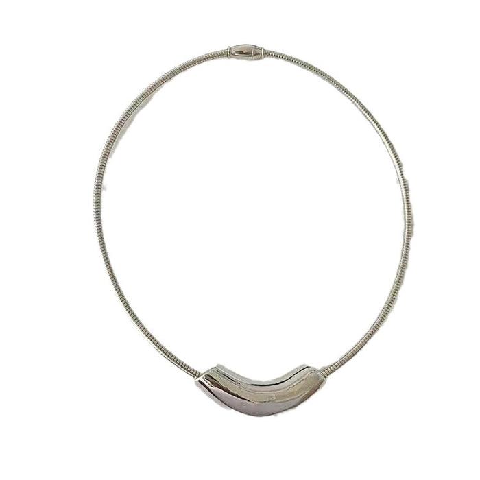 Wholesale Titanium steel necklace does not fade, high-end cool metal wind curved bend pendant design collar fashionable and versatile necklace
