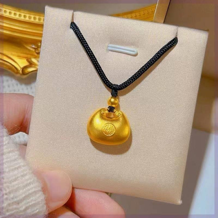 Wholesale The necklace design is niche and versatile, suitable for couples. The pendant features a simple and trendy necklace