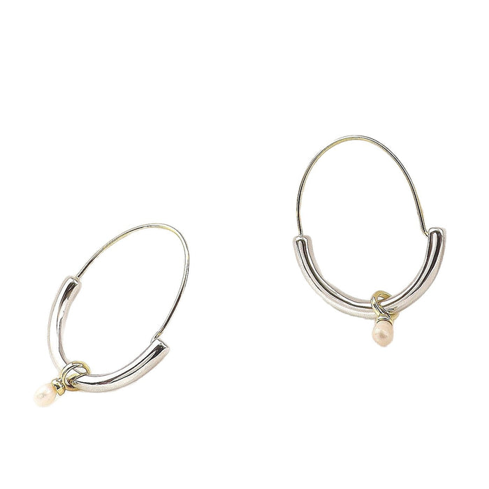 Wholesale Simple and fashionable electroplated two tone personalized earrings with natural pearl earrings