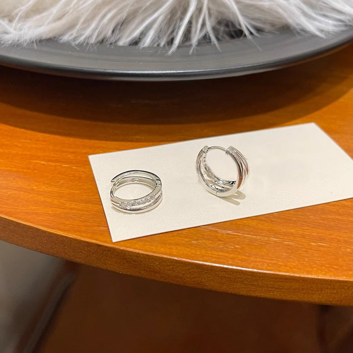 Wholesale Exquisite and compact full diamond earrings with a simple temperament, zircon earrings, fashionable and versatile earrings