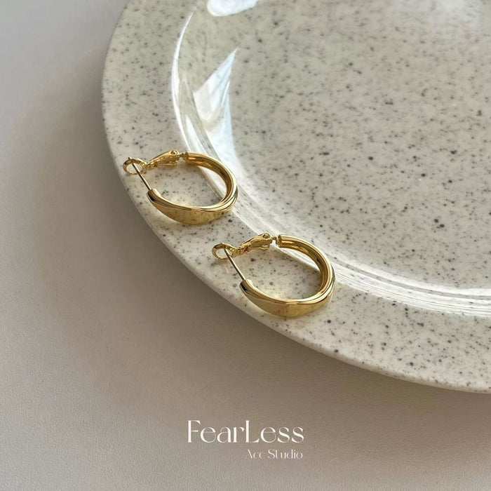 Wholesale Niche fashion earrings with high-end feel, niche design, versatile earrings for women