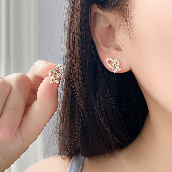 Wholesale Love earrings for women, small and exquisite earrings, gentle and versatile temperament, peach heart earrings, simple and full of diamonds, heart-shaped earrings for women