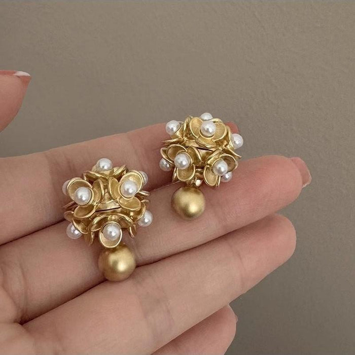 Wholesale Retro metallic butterfly earrings, high-end floral earrings, versatile, exaggerated, niche earrings