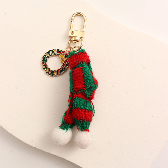 Wholesale Keychain handmade pendant accessories knitted hat keychain Christmas tree snowman Christmas small gift