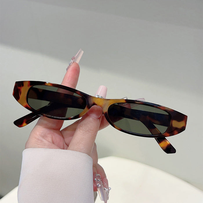 Wholesale New oval frame fashionable and trendy sunglasses, retro sun protection street photography sunglasses