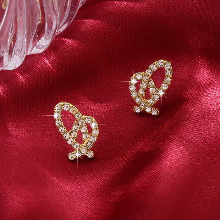 Wholesale Love earrings for women, small and exquisite earrings, gentle and versatile temperament, peach heart earrings, simple and full of diamonds, heart-shaped earrings for women