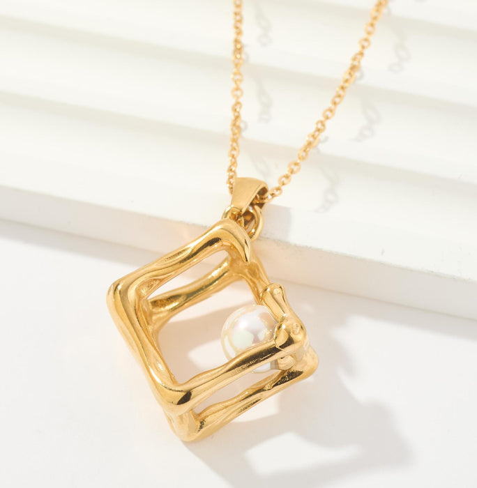 Wholesale Pearl necklace for women, light luxury, niche design, high-end feeling, collarbone chain, retro necklace, sweater chain, accessory