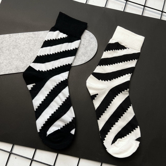 Calcetines de algodón de color en blanco y negro al por mayor JDC-SK-Luyue003