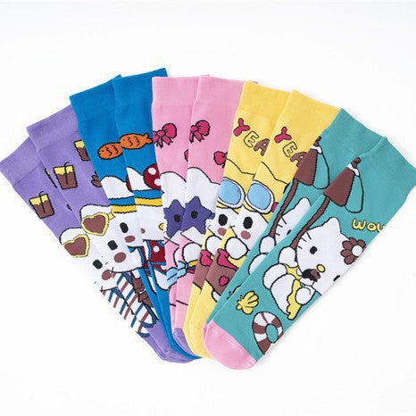 Wholesale Trendy mid-calf socks with cartoon designs