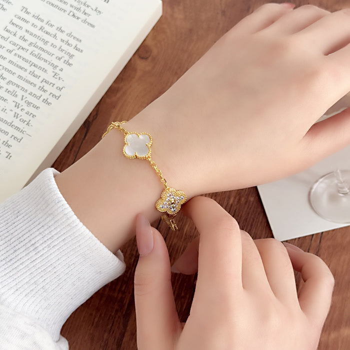 Wholesale Clover Cute Bracelet with Unique Design