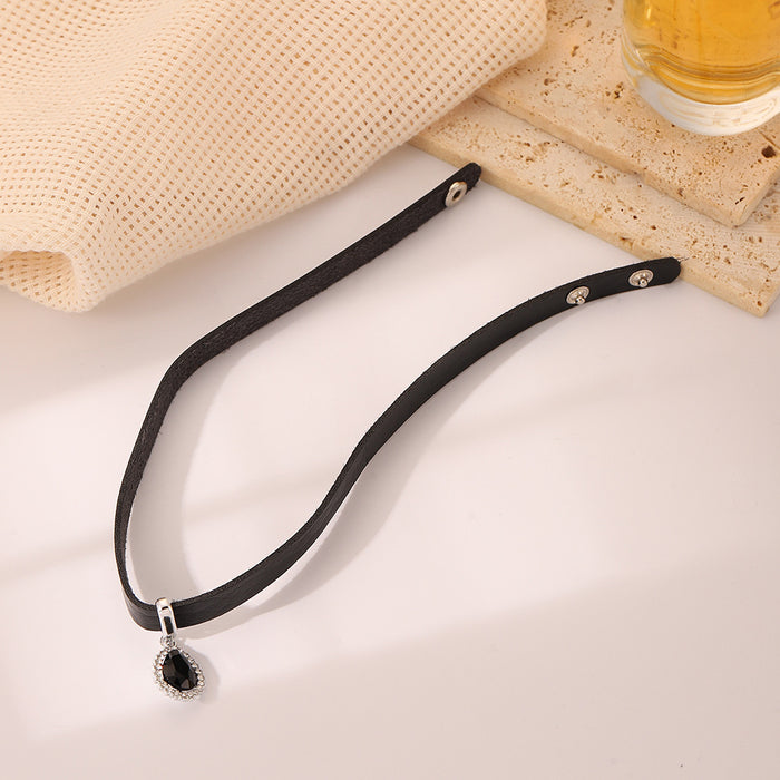 Wholesale Fashionable, versatile, personalized, simple, short, water droplet full diamond pendant, leather rope necklace accessory