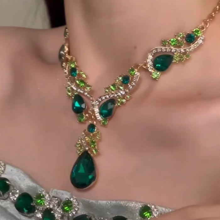 Wholesale Vintage green water droplet necklace earring set with exaggerated light luxury temperament, high-end feel, versatile collarbone chain