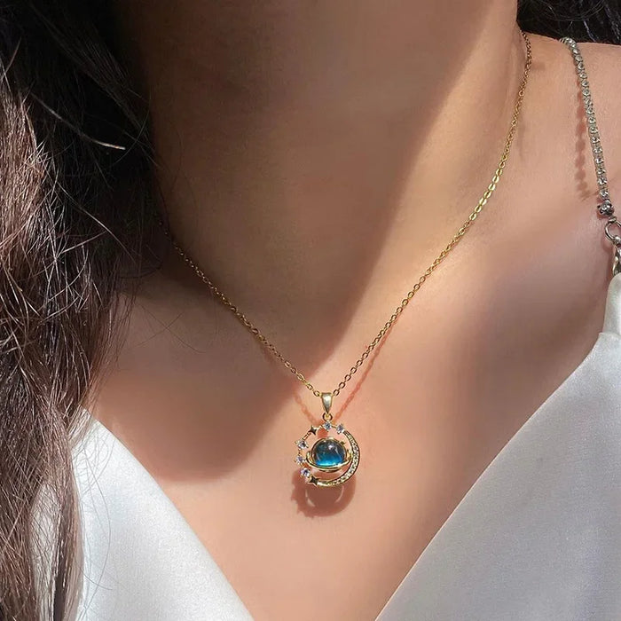 Wholesale New fashionable and niche alloy pendant with diamonds, star and moon necklace