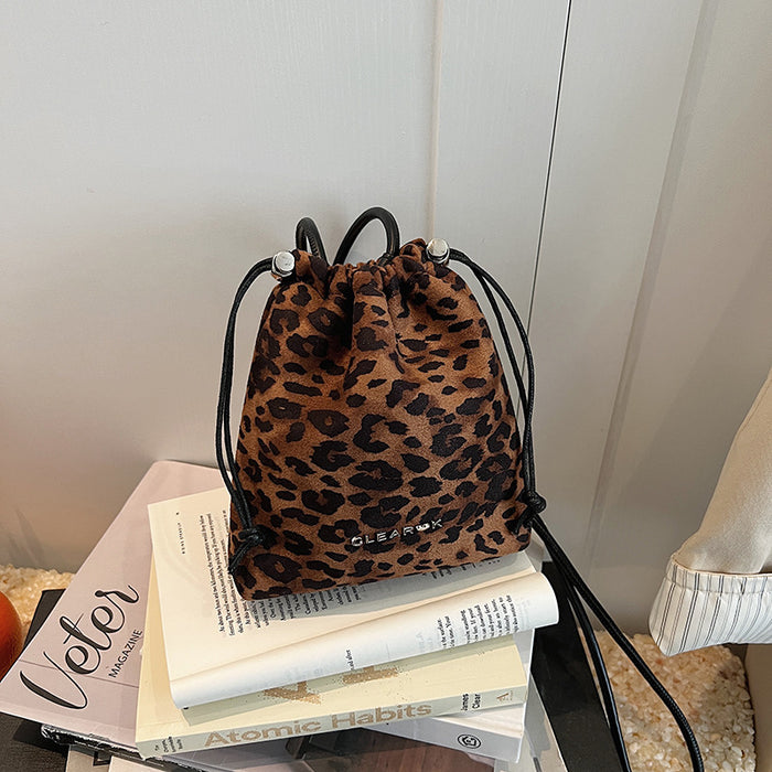 Wholesale Leopard print phone bag with high-end and niche design, fashionable and versatile drawstring small bag, single shoulder crossbody bag