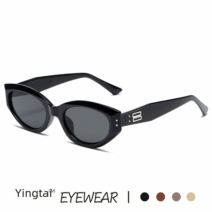 Wholesale New retro cat-eye sunglasses for women, fashionable and high-end street style sunglasses for small faces