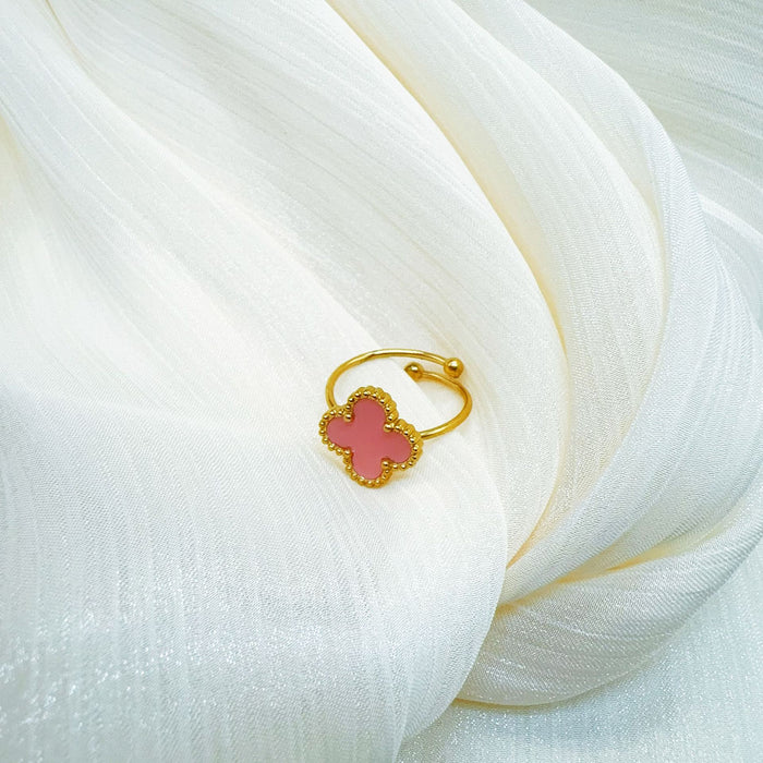 Wholesale Titanium steel clover ring plated with genuine gold