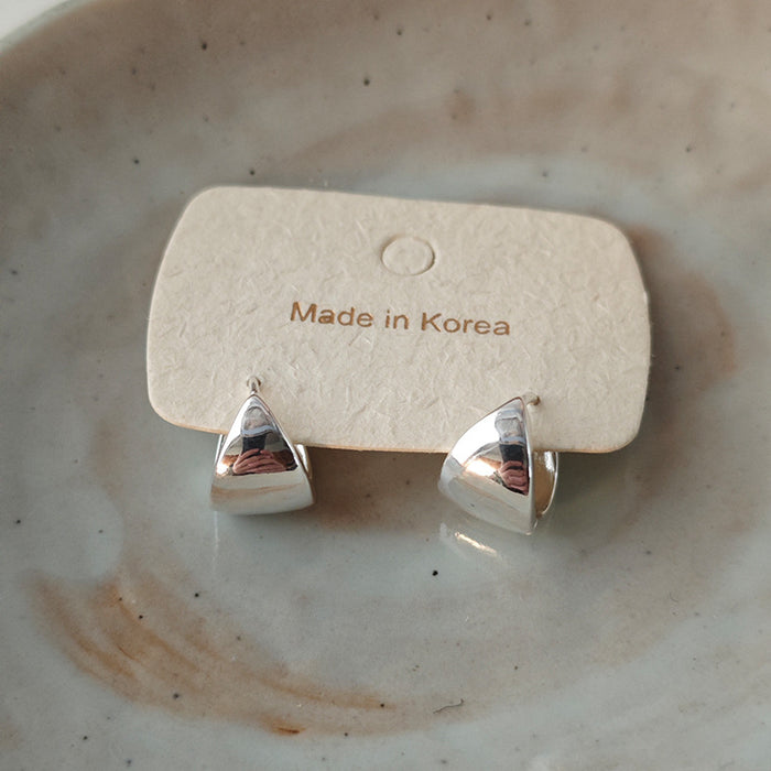 Wholesale Smooth ear buckle, niche design, fashionable and simple temperament, versatile earrings