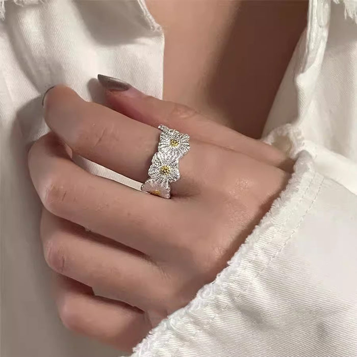 Wholesale Color blocking engraved ring with flowers, niche and versatile, simple and adjustable opening, high-end ring