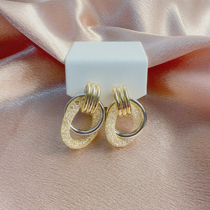 Wholesale Light luxury design, niche silver needle earrings, irregular high-end fashion earrings wholesale