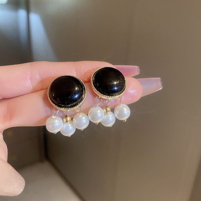 Wholesale Silver needle zircon round artificial pearl earrings high-end luxury retro earrings unique French design earrings