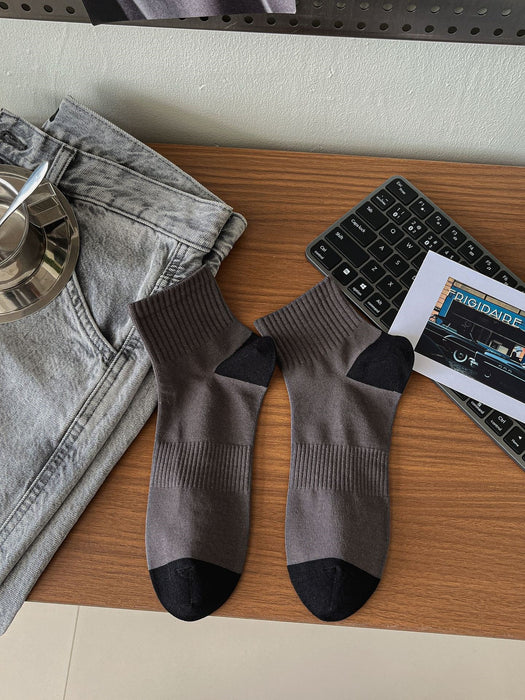 Wholesale Boneless and minimalist cotton socks with breathable and sweat absorbing stripes and color blocking