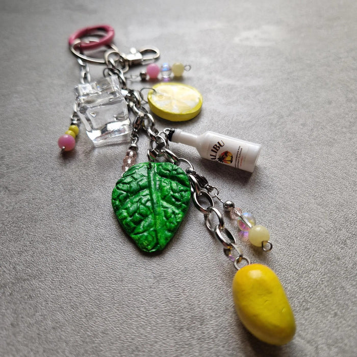 Wholesale Bag buckle flower bee leaf wine bottle pendant keychain